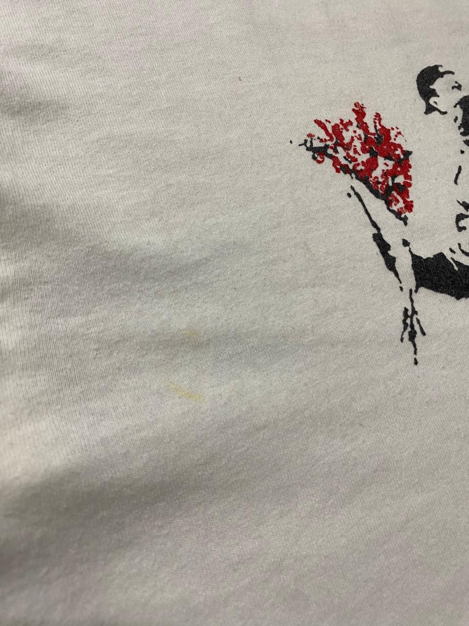 00s  Banksy Love Is In The Air Flower Thrower T-Shirt