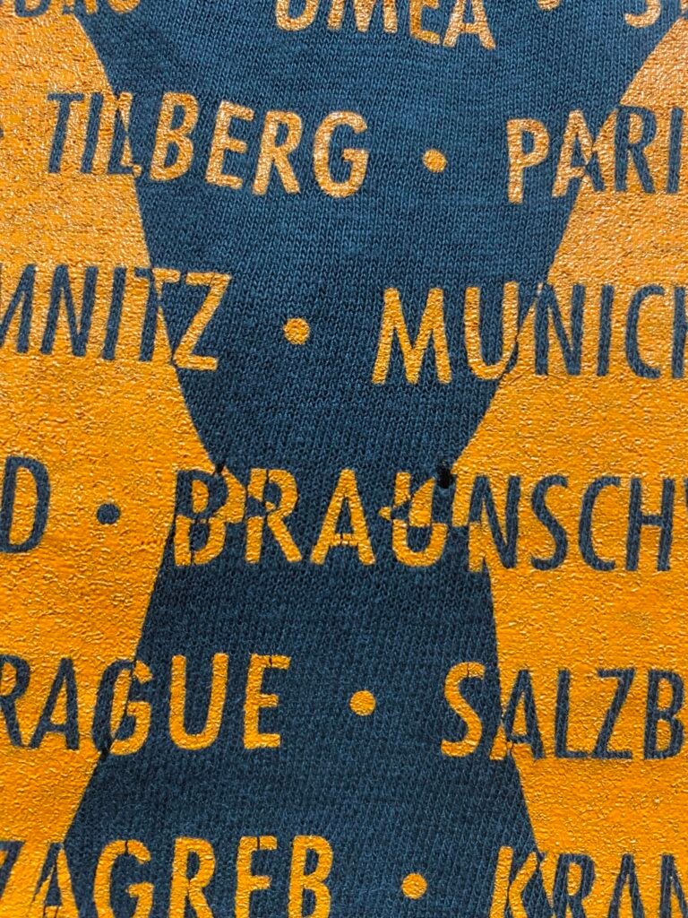 Vintage 1996 Biohazard - Mata Leao T-Shirt
